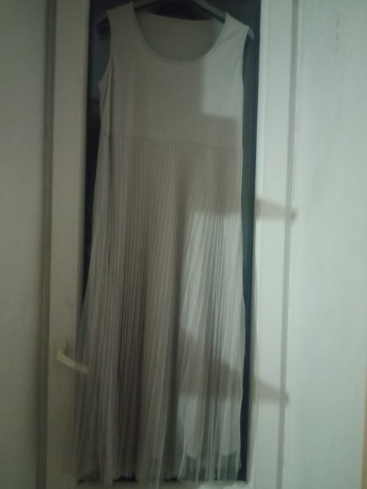 Сіре плаття з светриком