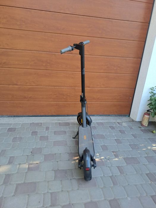 Продам електро самокат ninebot KickScooter MAX G30p