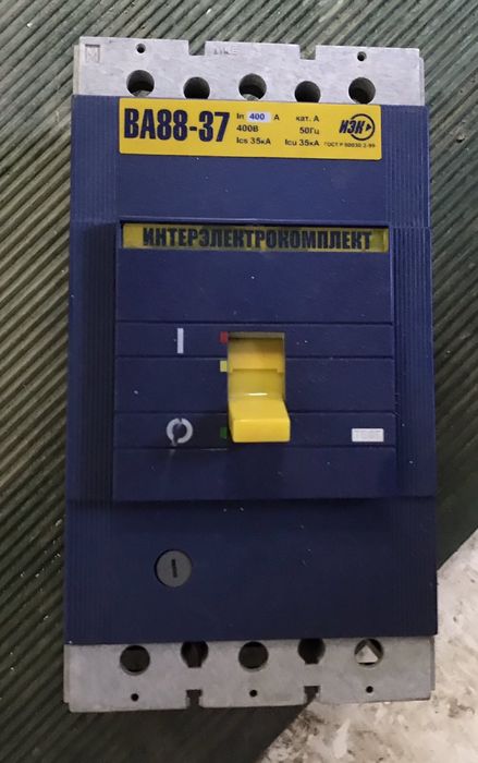 Вимикач автоматичний