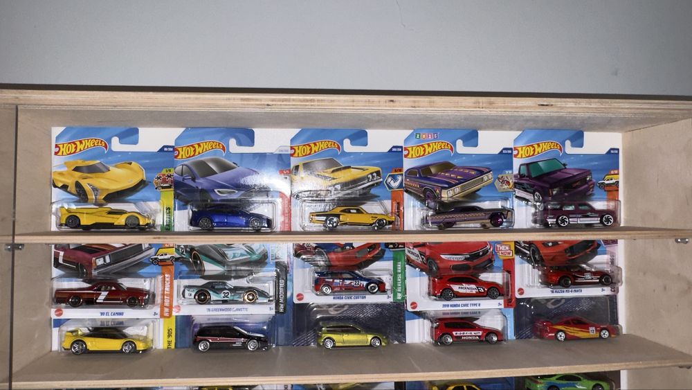 Hot wheels 178 sztuk karty tylko całość wysyłka lub odbiór osobisty