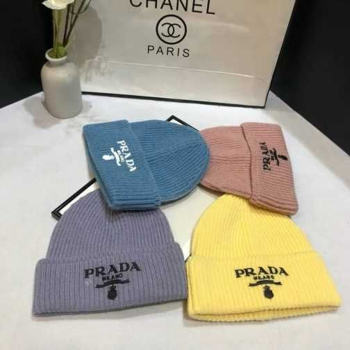 Damska ciepła czapka Prada 248776