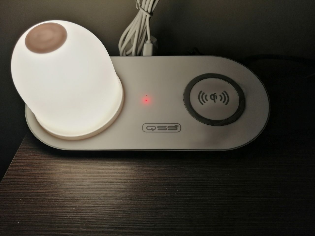 Ładowarka bezprzewodowa indukcyjna lampka nocna dotykowa  LED