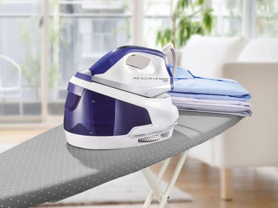 Утюг с паровой станцией