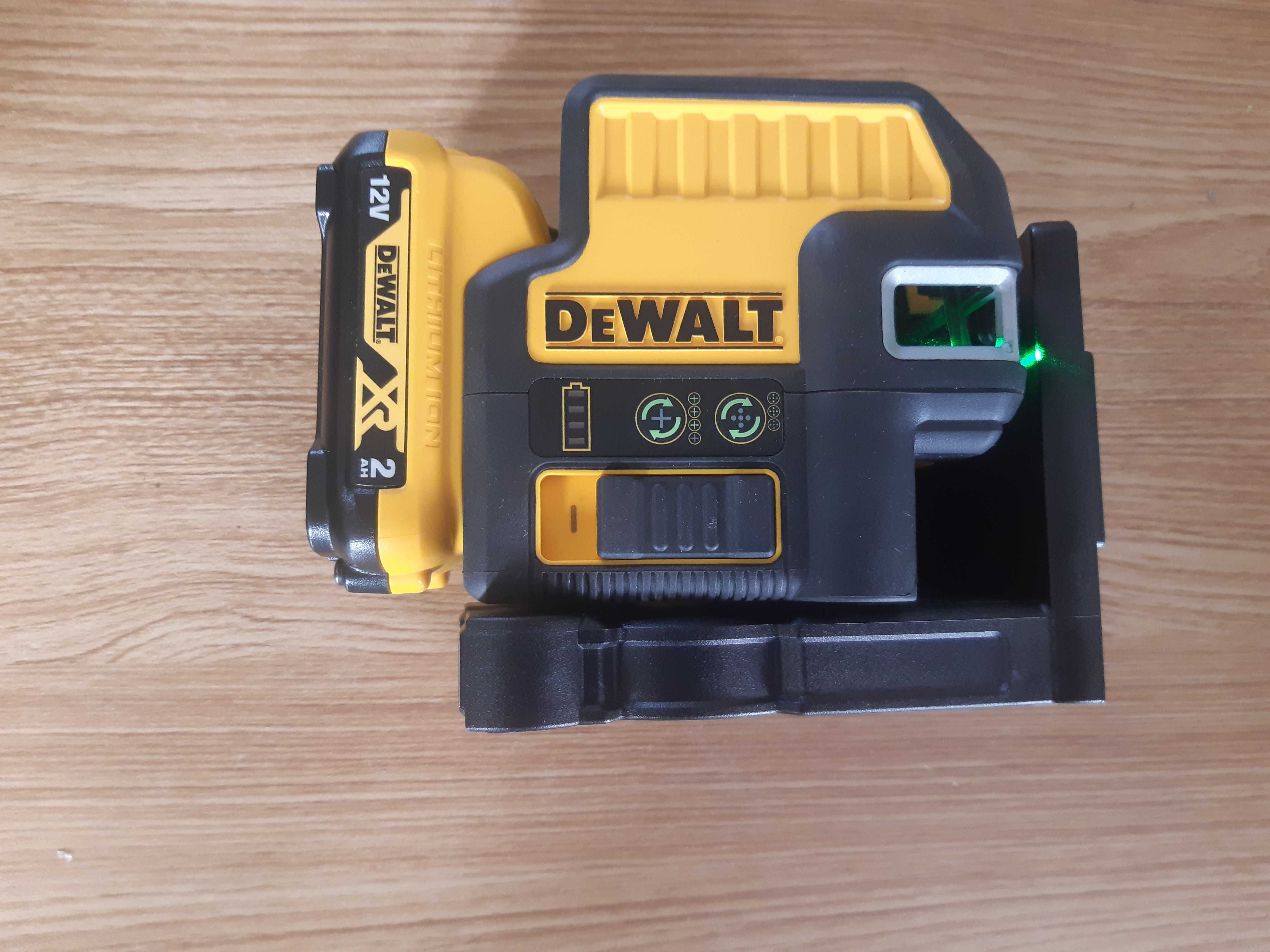 Laser Dewalt  Krzyżowy