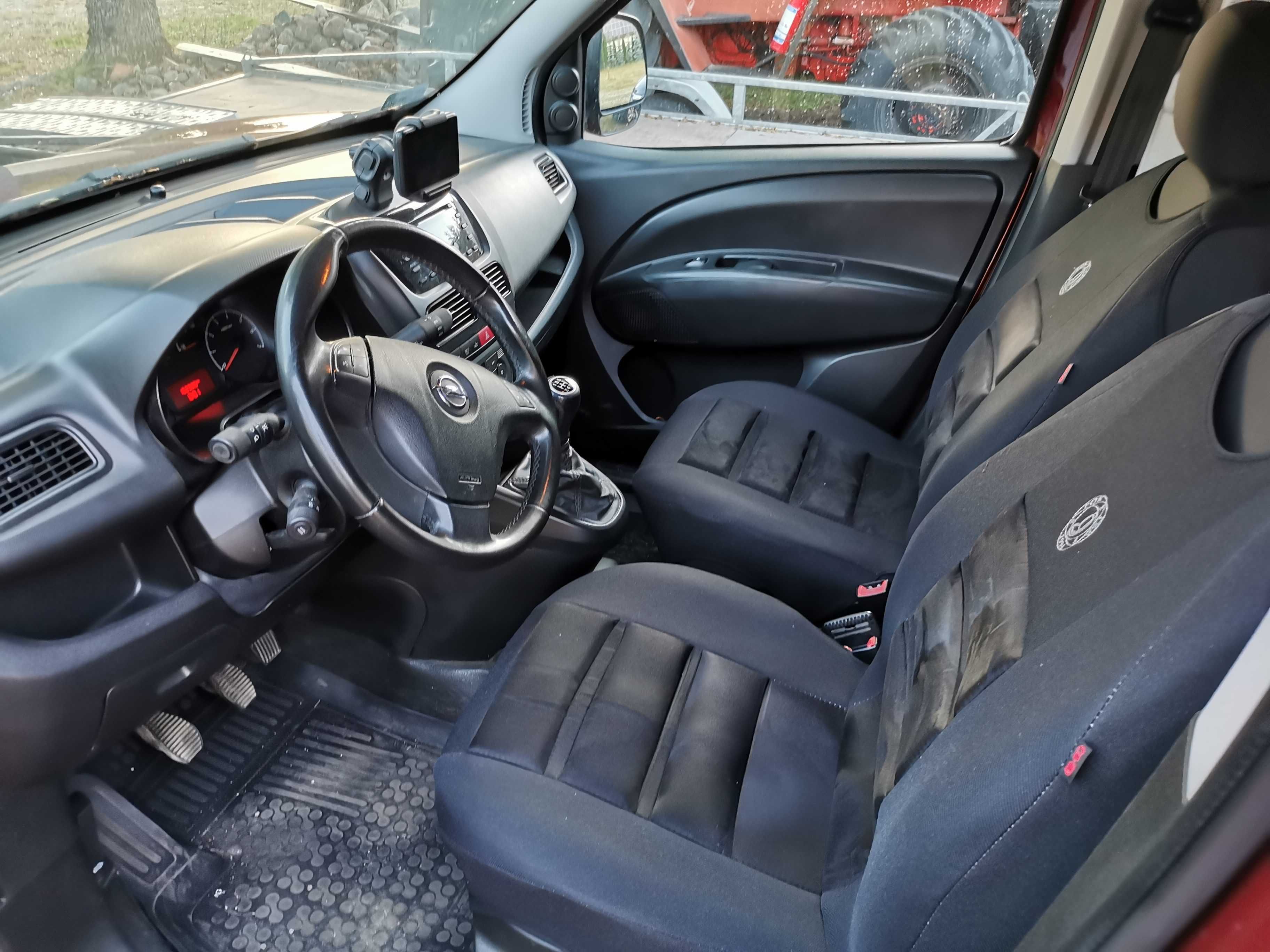Opel Combo 1.3 CDTI 90 KM klimatyzacja