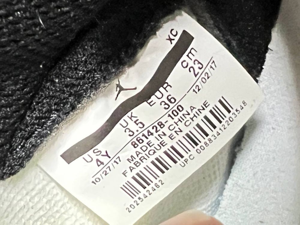 Продам БОМБЕЗНІ жіночі кросівки Nike Air Jordan 1 Mid “Tiffany Igloo”
