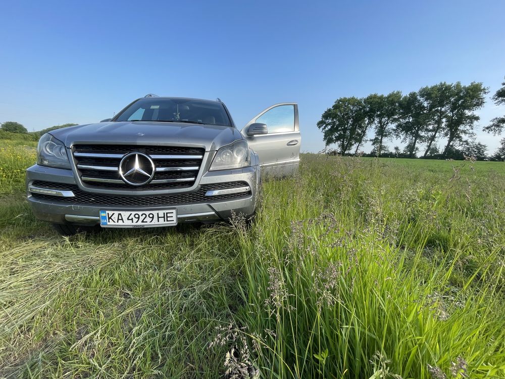 Мерседес Mercedes gl 350CDI 2012года. Без подкрасов.