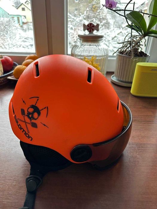 Kask narciarski SALOMON Grom Visor Flame 53-56 cm