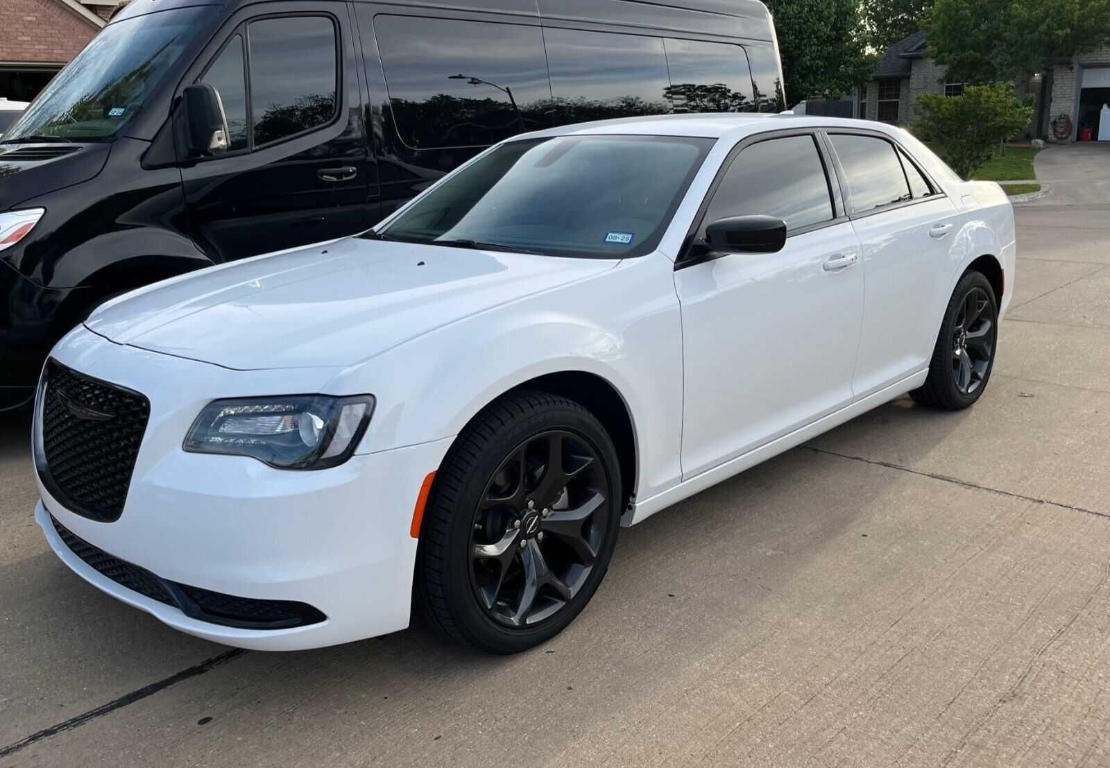 2023 Chrysler 300 Series