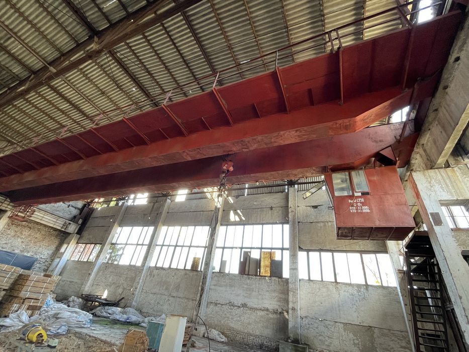 Продаж виробничого цеху з мостовим краном