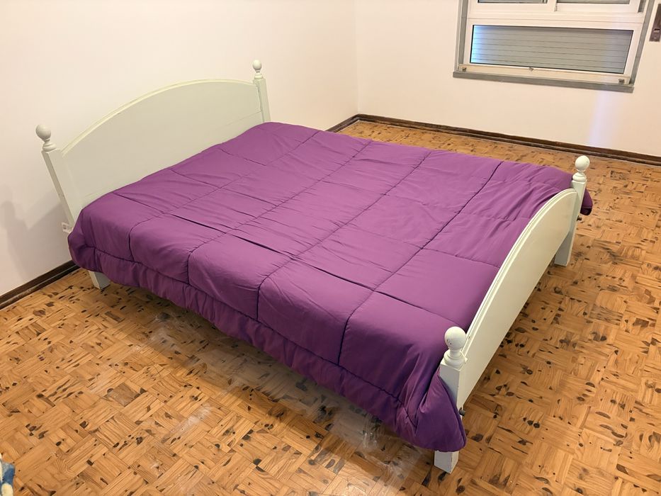 Cama casal bom estado