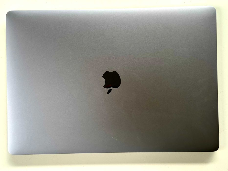 MacBook Pro 15 - i7 2.9 GHz 16GB RAM 512GB SSD - Bateria/Teclado Novos