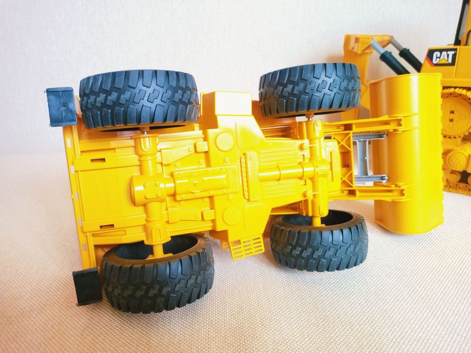 Трактор Bruder  ,Siku та інші моделі