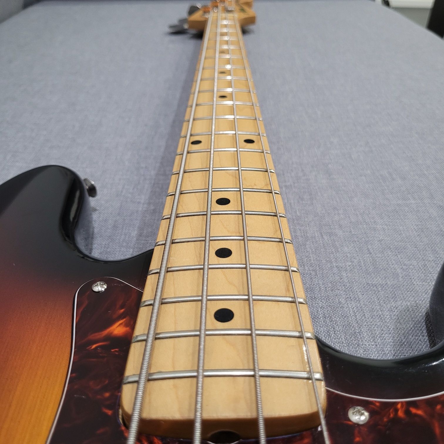 El Maya Artist Model Precision Bass Japan