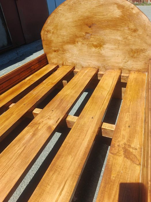 Продам ліжко з масиву дерева 
Мaтері