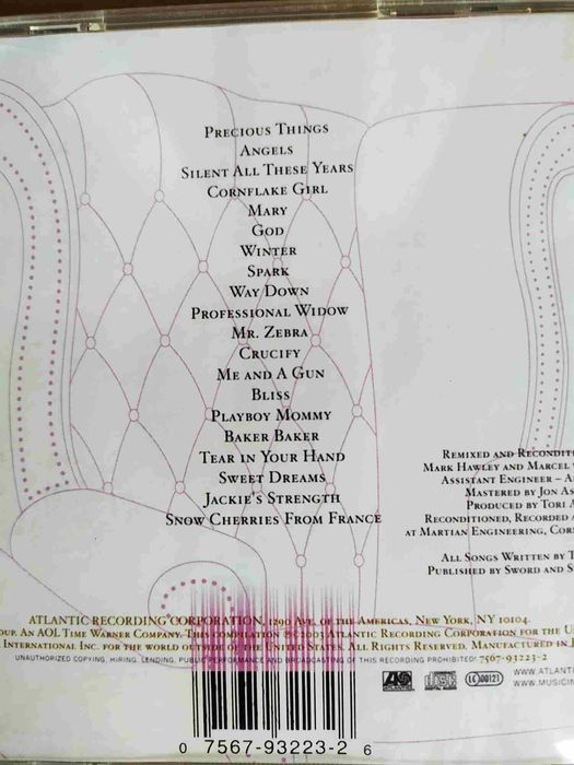 Музичні CD: Tori Amos, Chenoa, Sade, Повалій