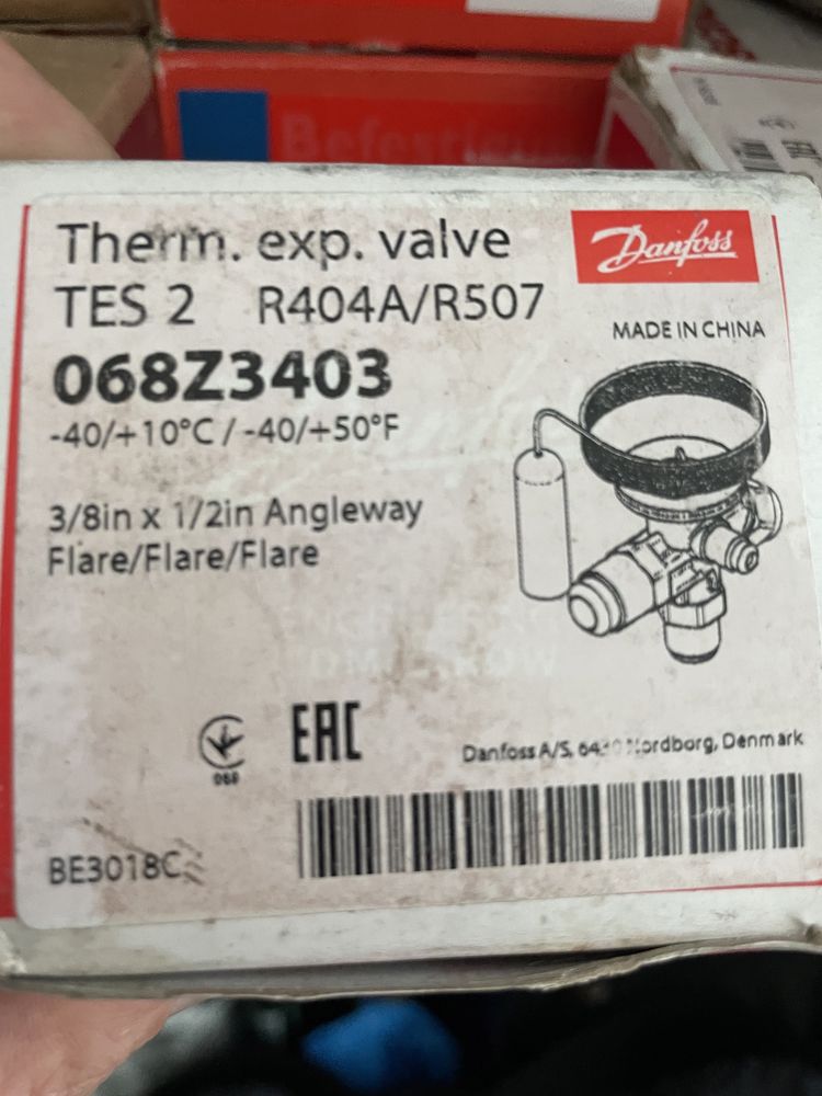 Termostatyczny zawór rozprężny DANFOSS TES2 068Z3403 R404A z wyrównani