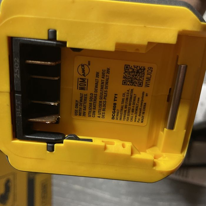 Акумуляторна болгарка DeWALT DCG408 20V MAX