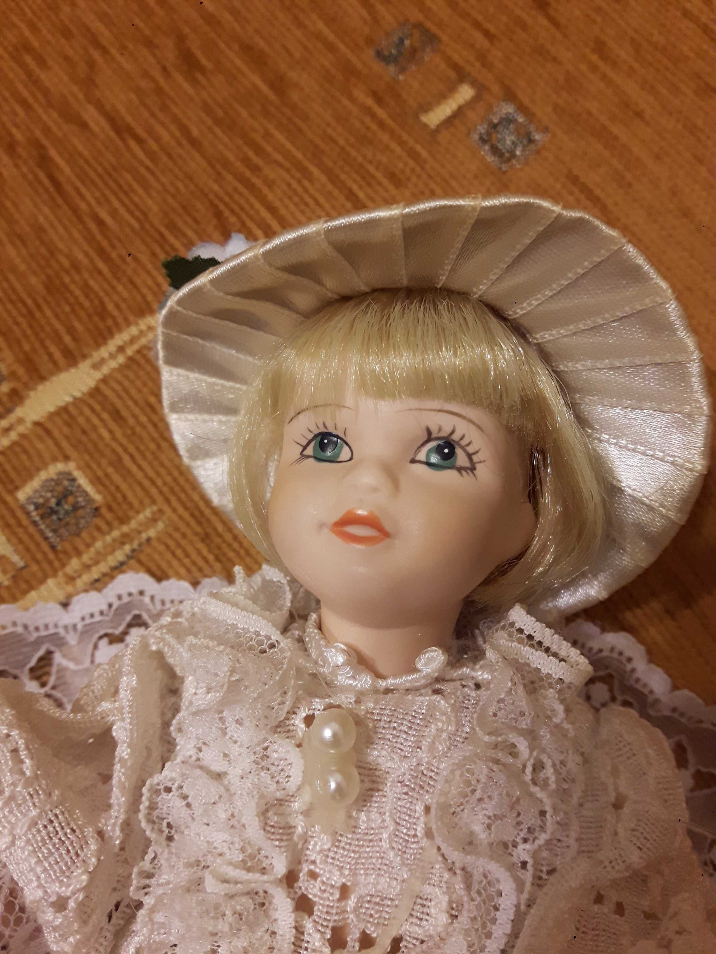 Porcelanowa lalka z Włoch włoska