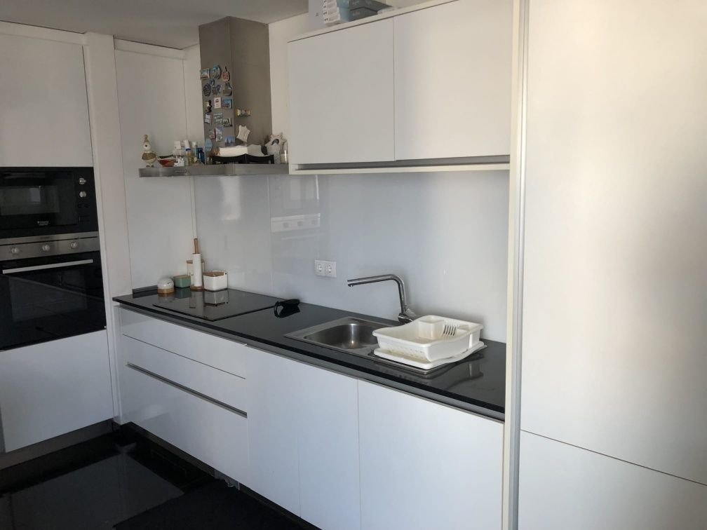 Arrenda-se T1 com garagem