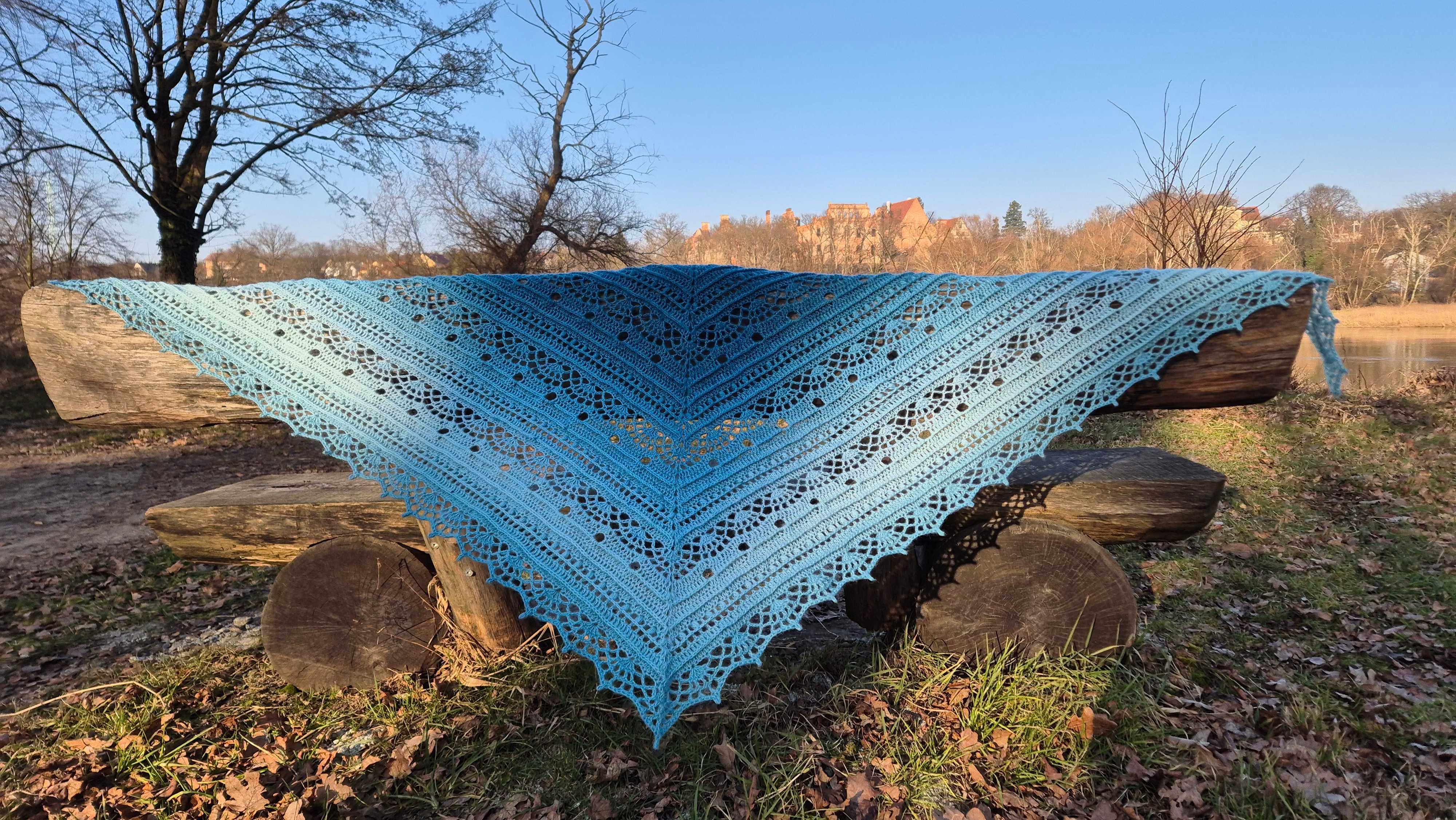 Szmaragdowo-morska chusta na szydełku. Handmade. Ombre. 215/145/90