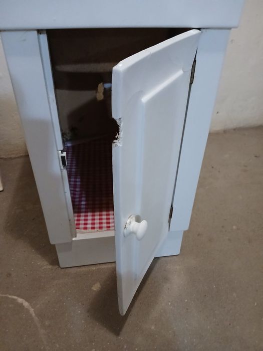 Tanque de lavar roupa com tampa