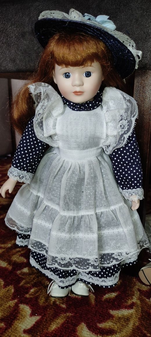 Вінтажна колекціонна кукла