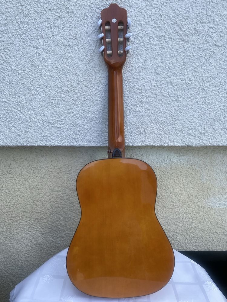 Nowa gitara klasyczna Alvera ACG100 1/2 SB-futerał.
