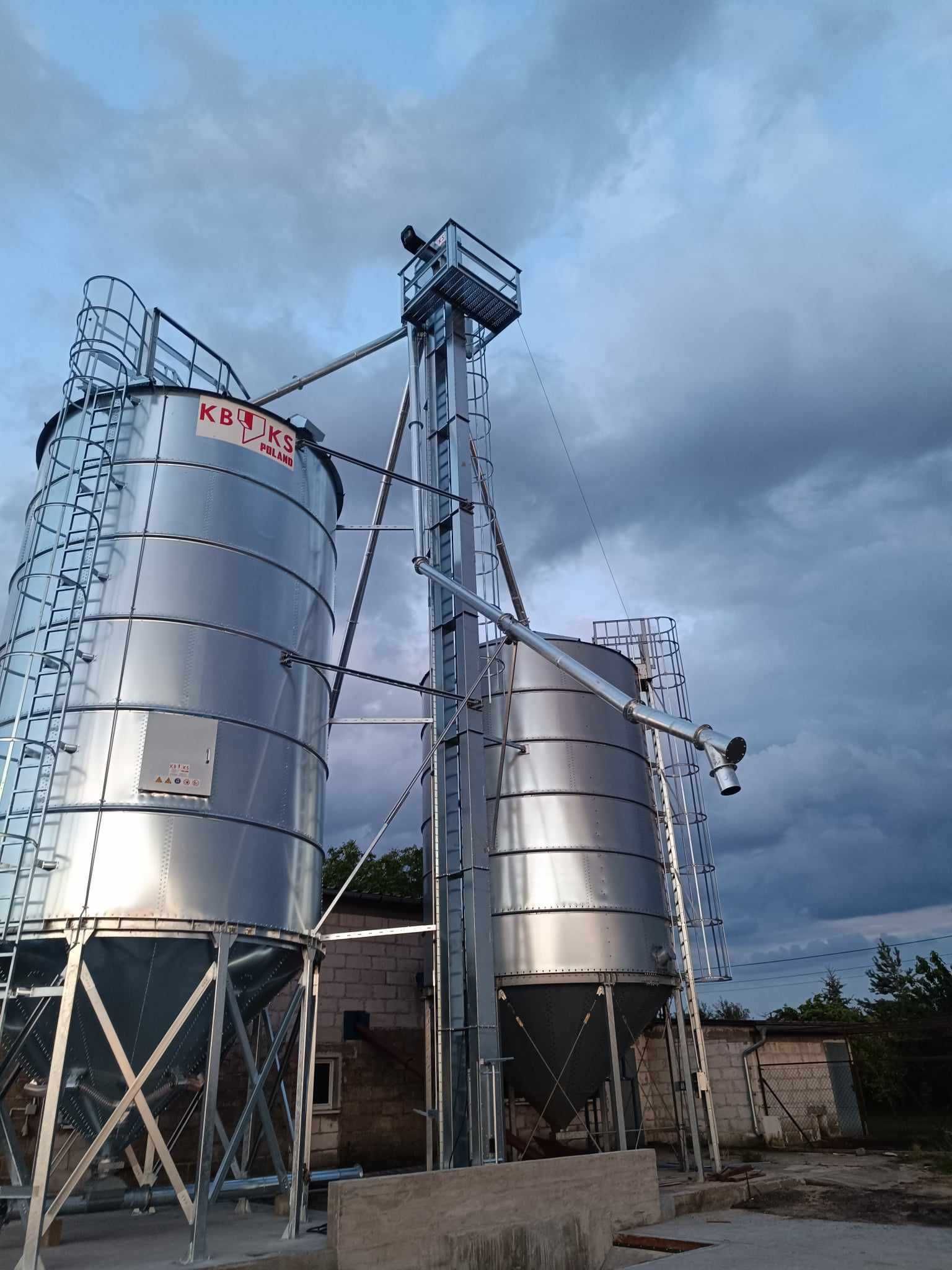 Przenośnik podajnik kubełkowy PTK50 18m KBKS  do silosów zbiorników