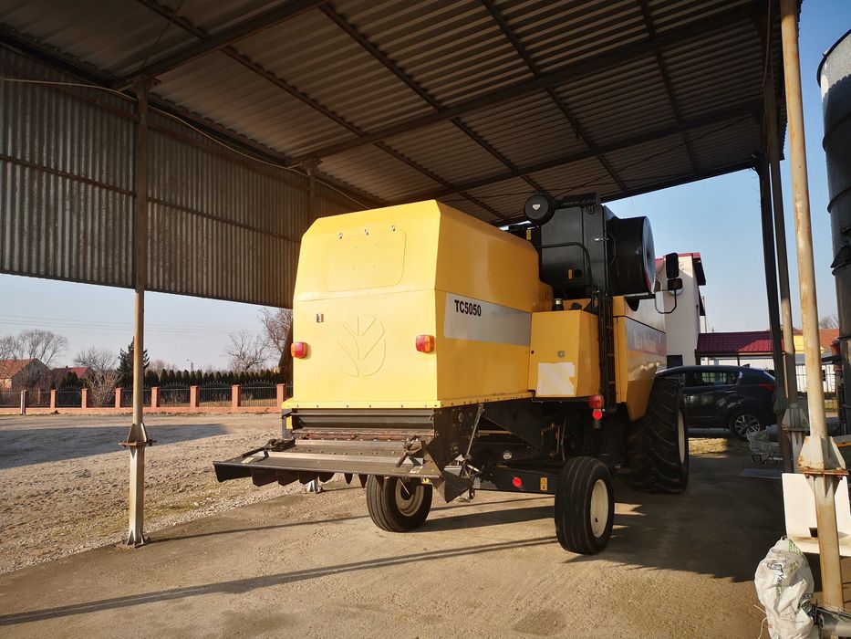 New Holland TC 5050