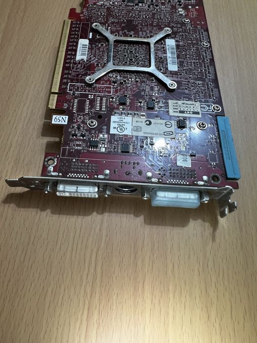 Відеокарта Gigabyte HD 4850 у дуже гарному стані