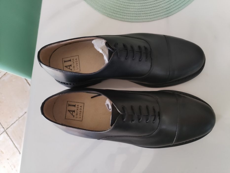 Sapatos colégio militar vários tamanhos (novos) dentro da caixa