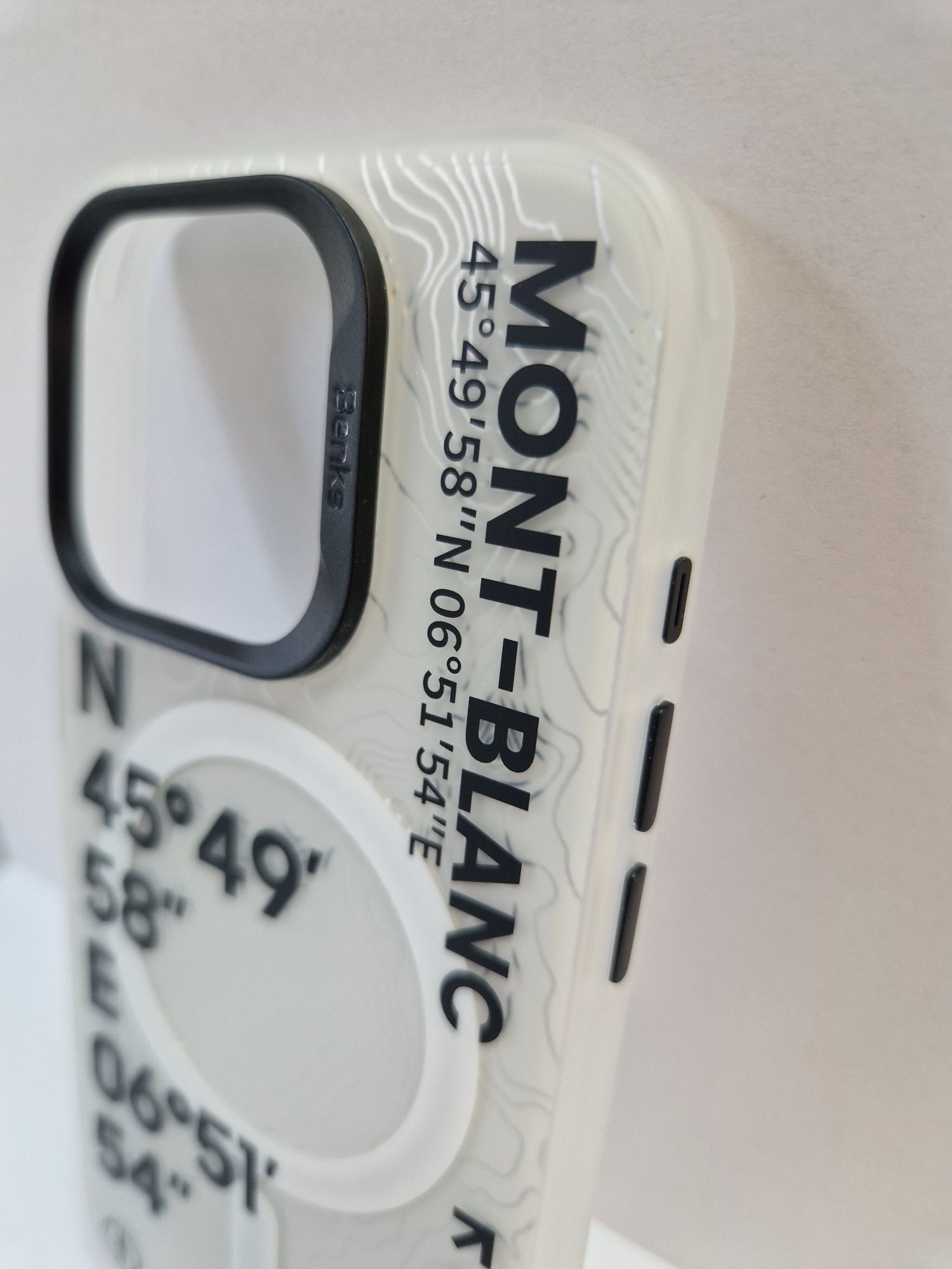 Benks Etui Magnetic Summit Mont Blanc do Iphone 15 Pro