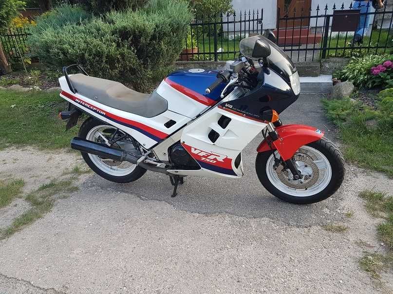 Honda VFR 750 Rc 24