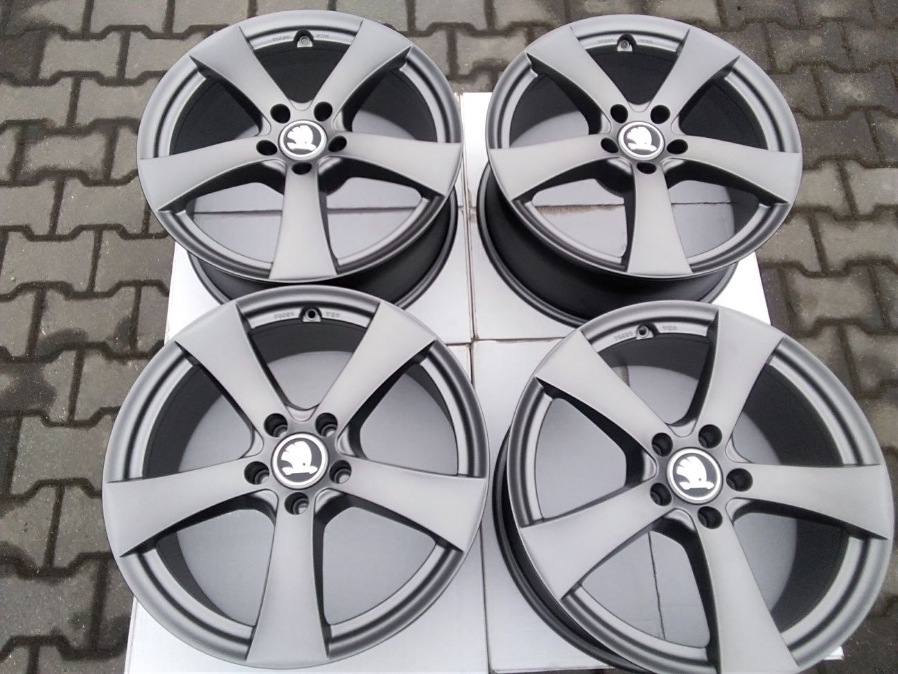 18" Skoda 5x112 Nowe Dezent