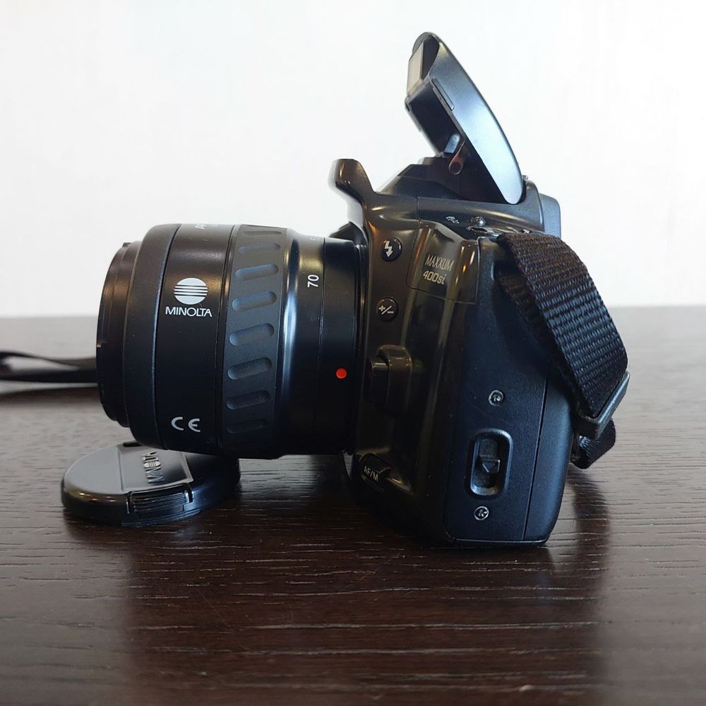 MINOLTA  Maxxum 400si, плівковий дзеркальний фотоапарат