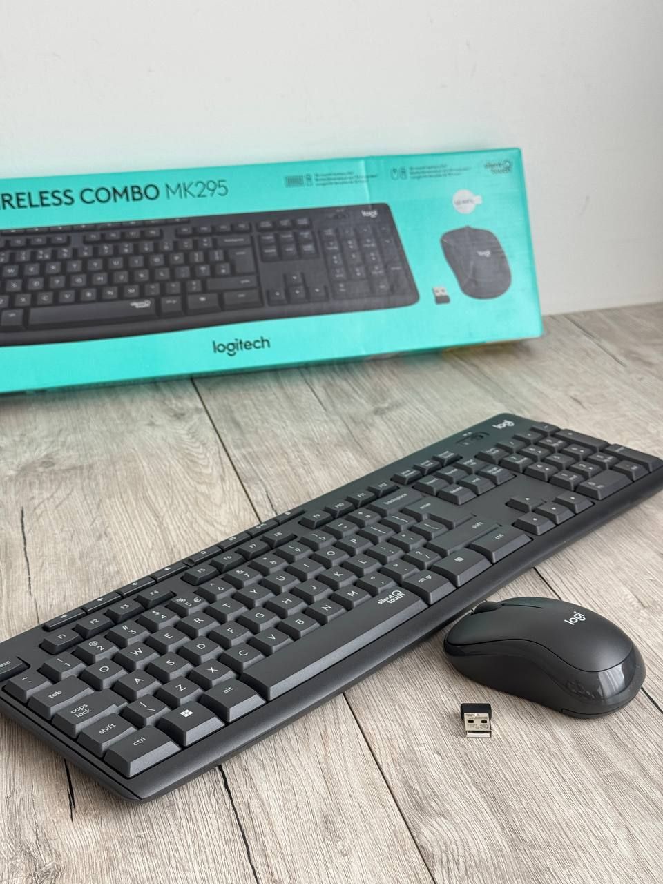 Комплект (клавіатура, миша) Logitech MK295 Wireless Combo Black NL