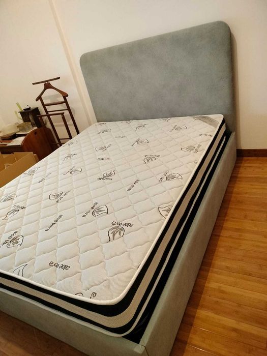 Cama Casal + Colchão 140×200 Como Novos – a cama está desmontada
