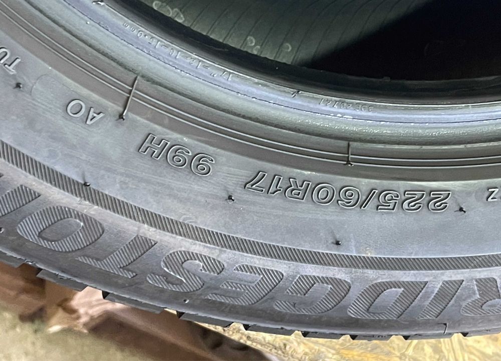 Автошини колеса резина 225/60 R17 Bridgestone зимові 2018 рік