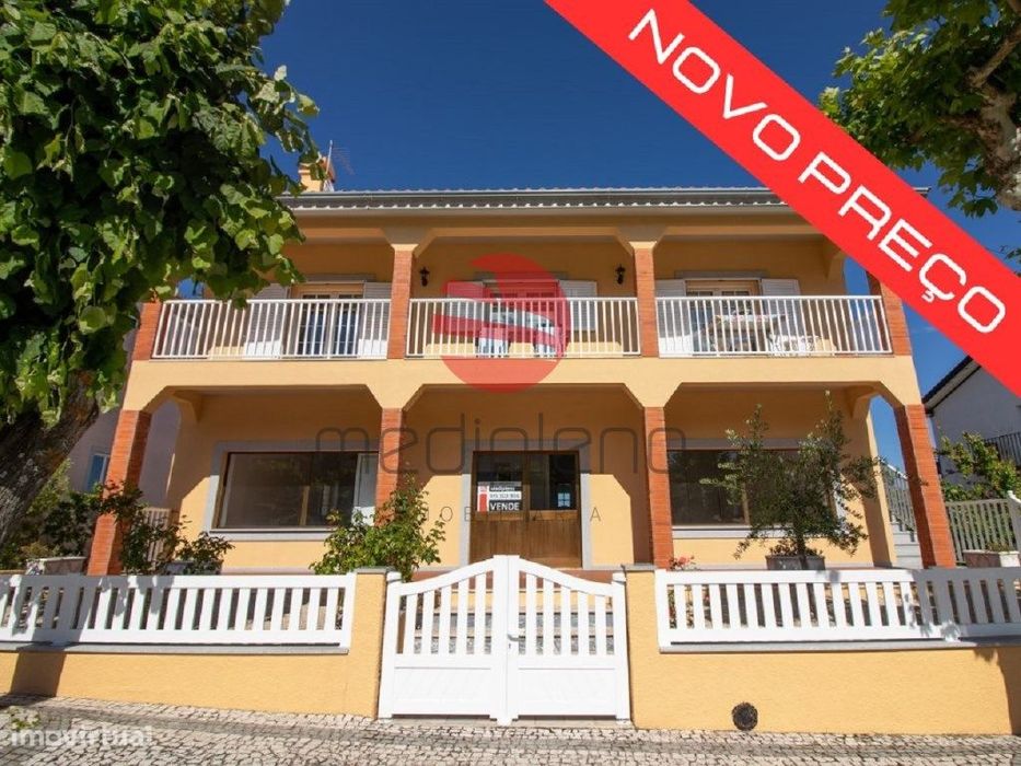 Moradia V5 C/ Loja Comercial E Garagem