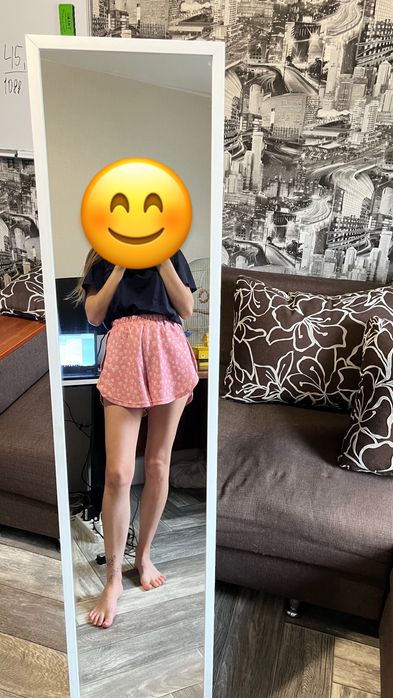 Напольное зеркало