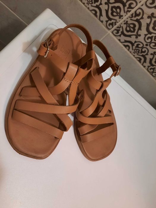 Босоніжки Zara 32 розмір [ устілка 20 см)