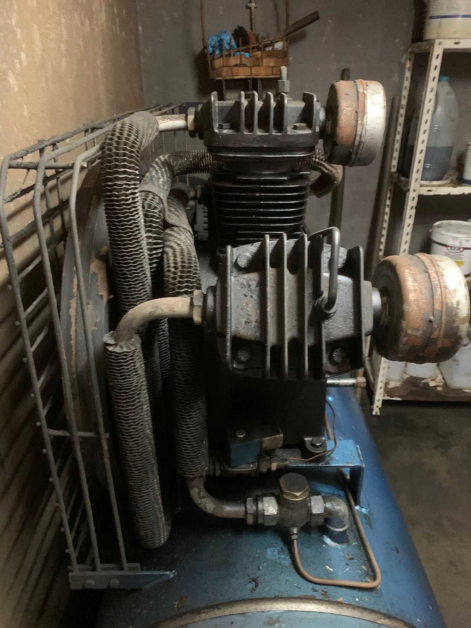 Compressor de 500 L  14kg trifásico