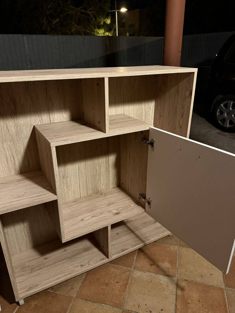 Móvel com porta