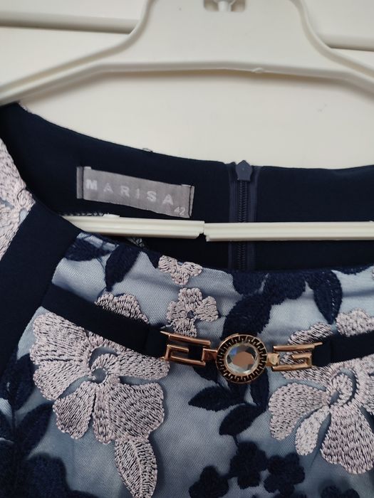 Elegancka sukienka z koronką rozmiar 42