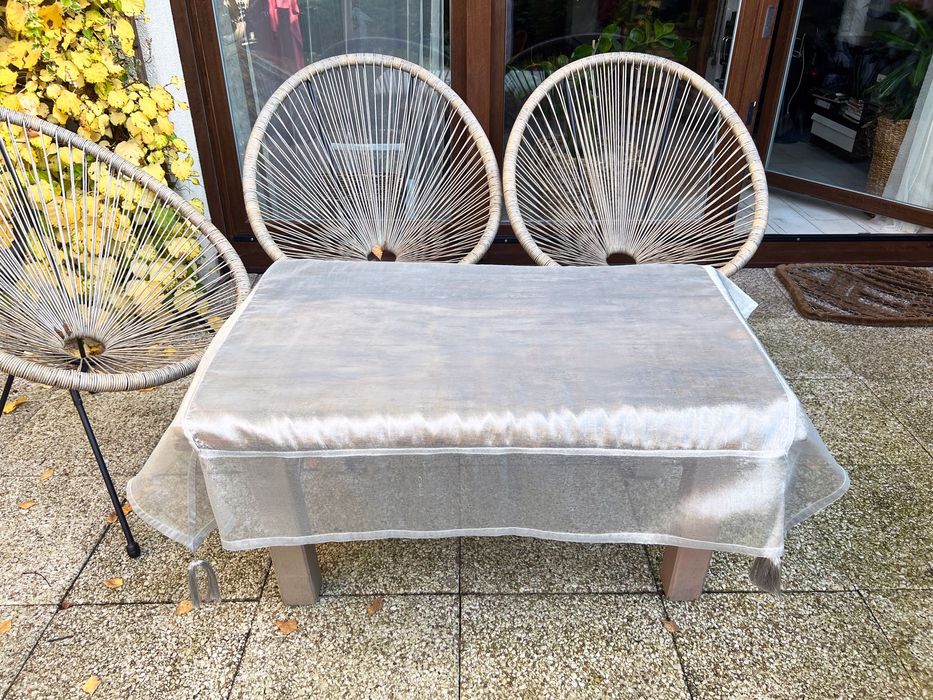 Efektowny srebrny obrus, szyfon, 112 x 118cm, lekki polysk