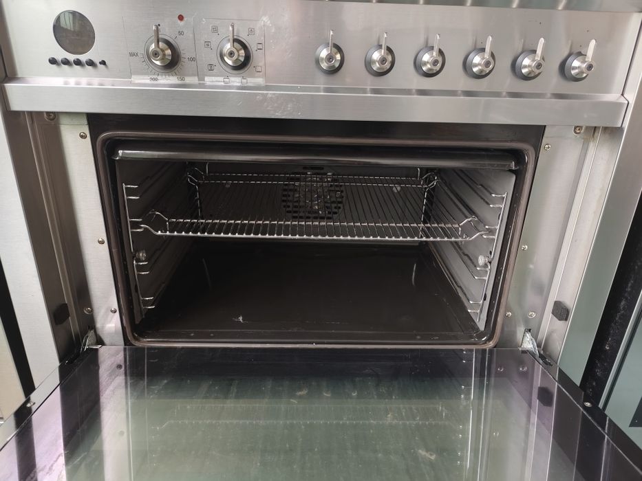 Професійна газова плита Smeg