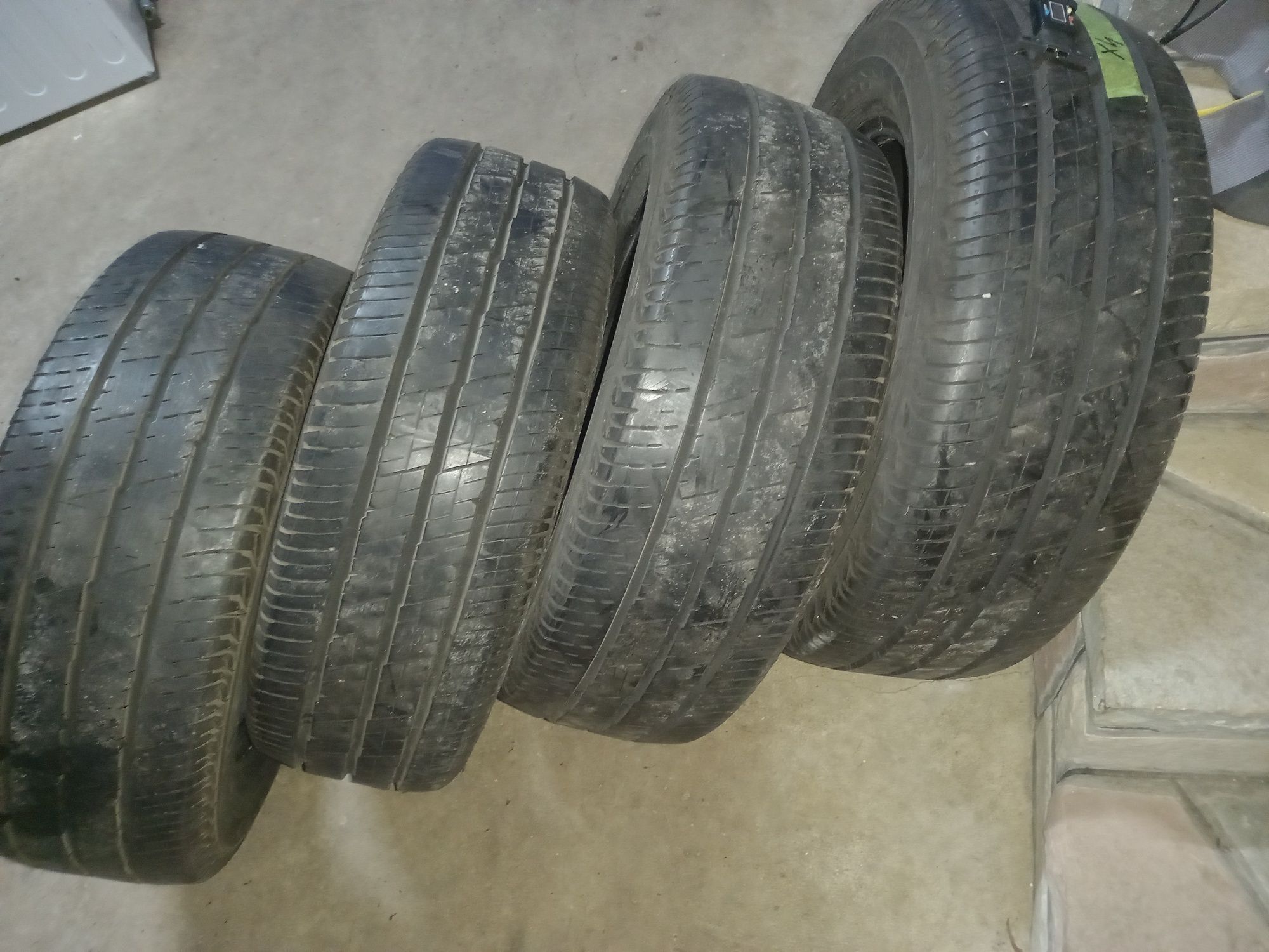 Шини 225/65 R16C контенінталь