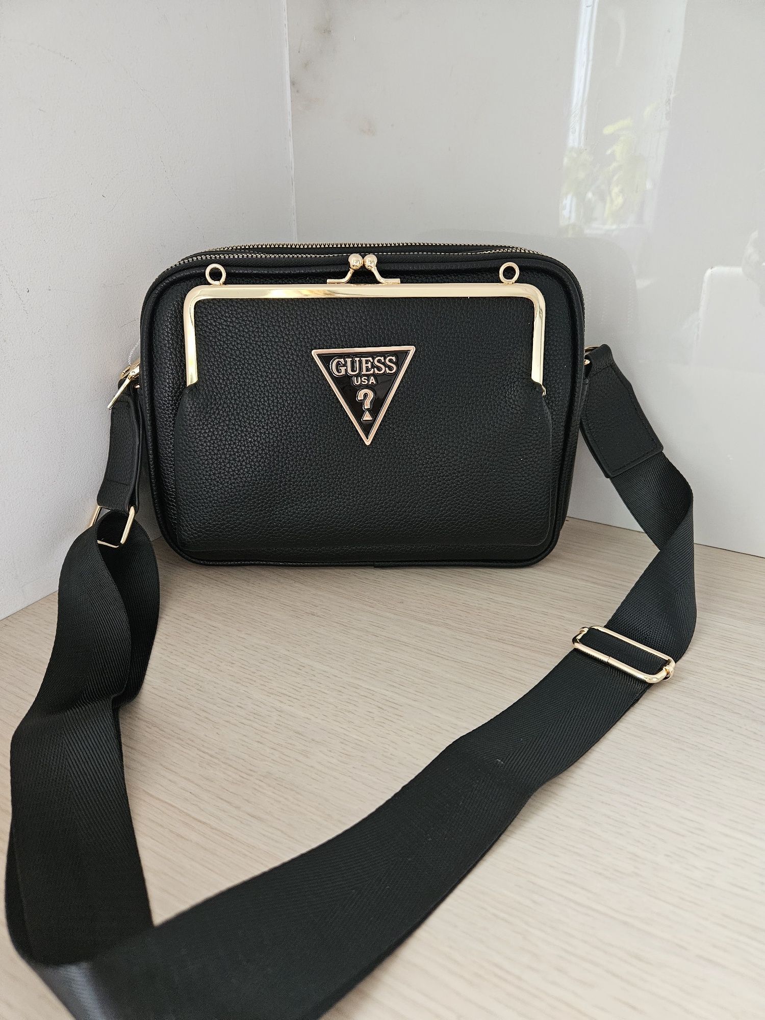 Damska torebka guess