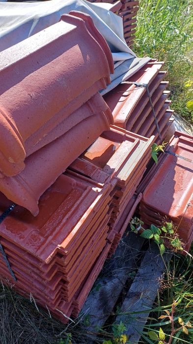 Dachówka ceramiczna gróba stan bardzo dobry.